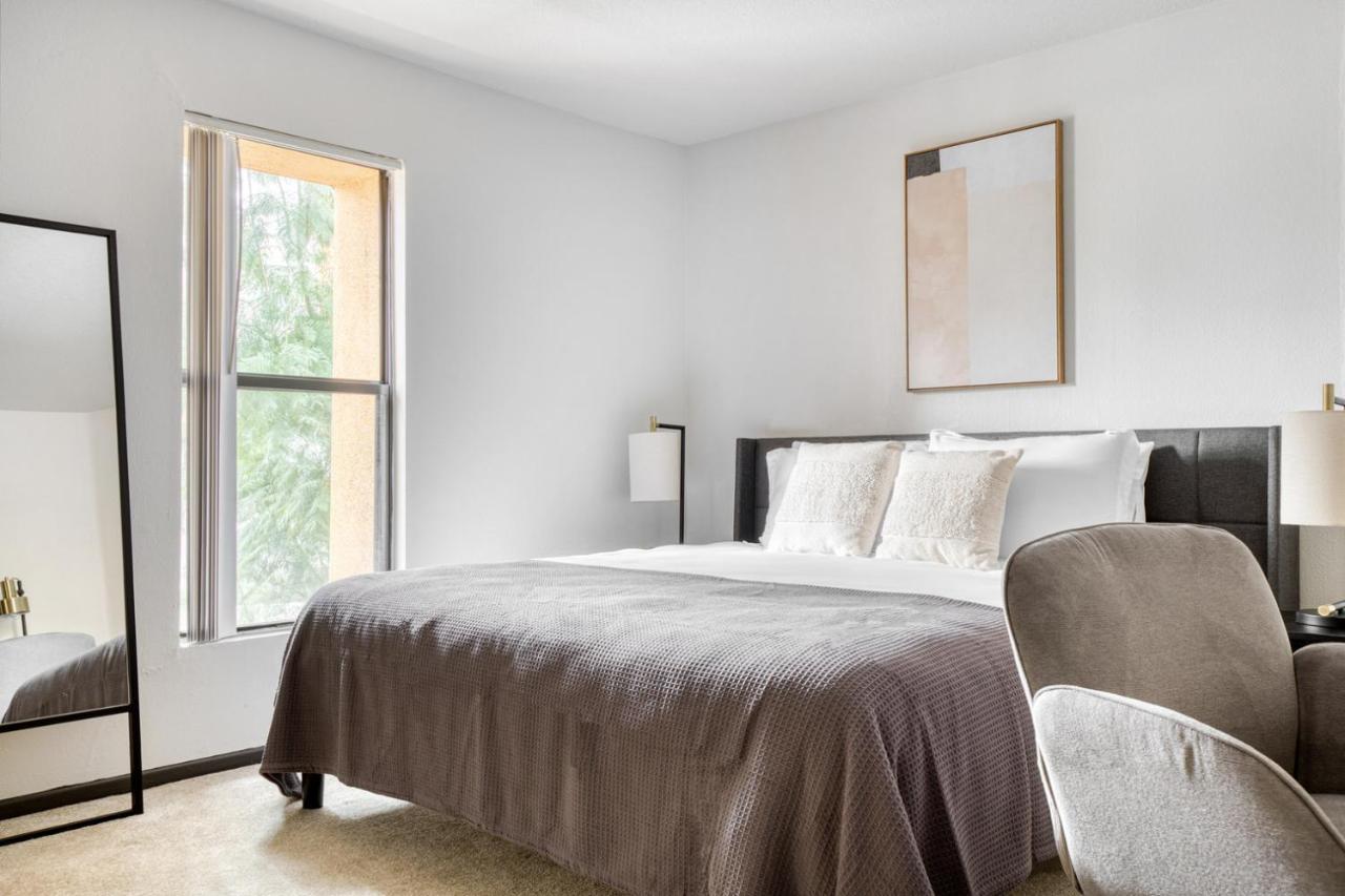 Studio City 2Br W Gym Pool Wd Nr Tj Wf Lax-597 Los Angeles Bagian luar foto