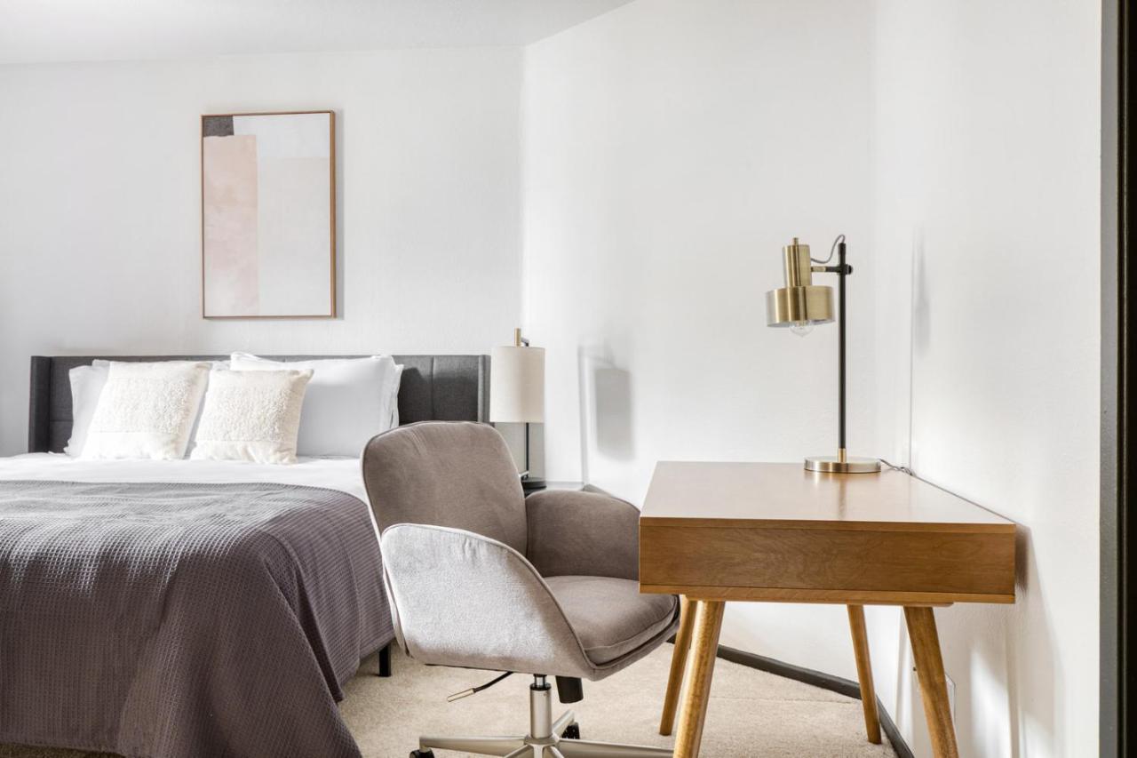Studio City 2Br W Gym Pool Wd Nr Tj Wf Lax-597 Los Angeles Bagian luar foto